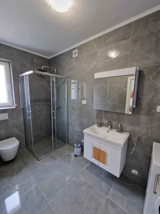 Apartamento Emmi Nemira Omiš Exterior foto